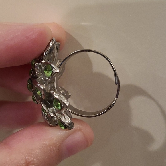 Retro Green Rhinestone Flower Ring - Picture 4 of 5